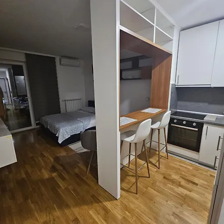 Bulevar Apartman *
